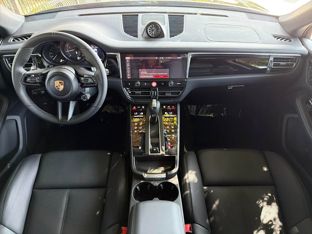 Thumbnail: 2026 Porsche Macan - 2