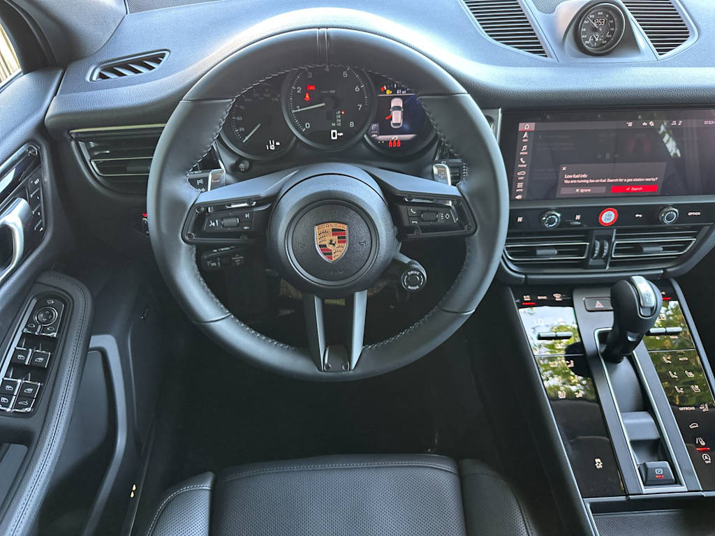 Thumbnail: 2026 Porsche Macan - 9