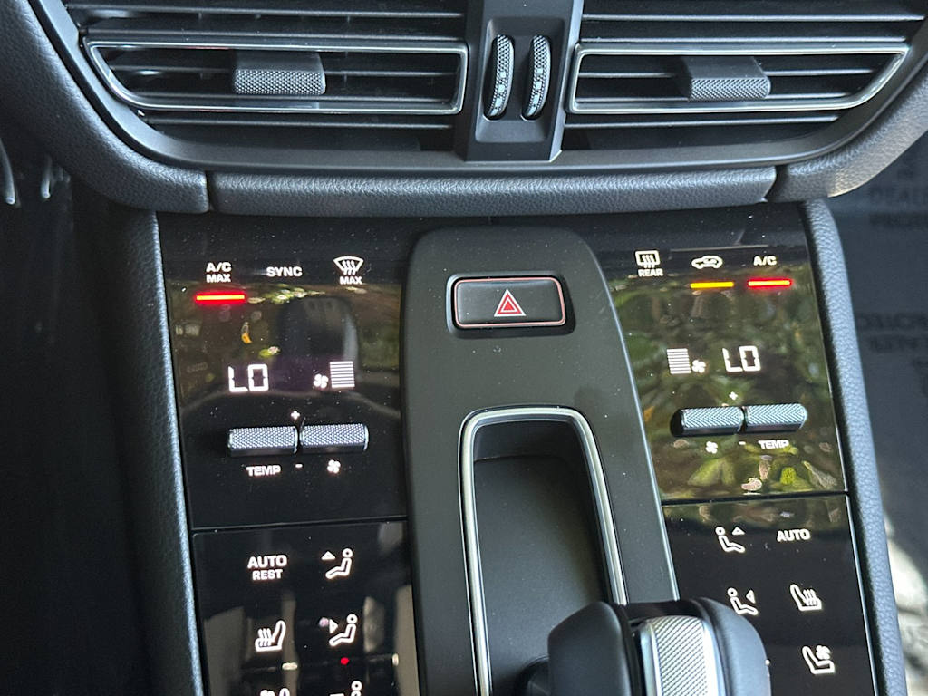 Thumbnail: 2026 Porsche Macan - 16
