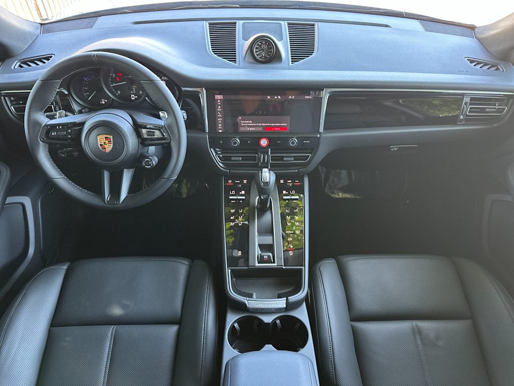 Thumbnail: 2026 Porsche Macan - 2
