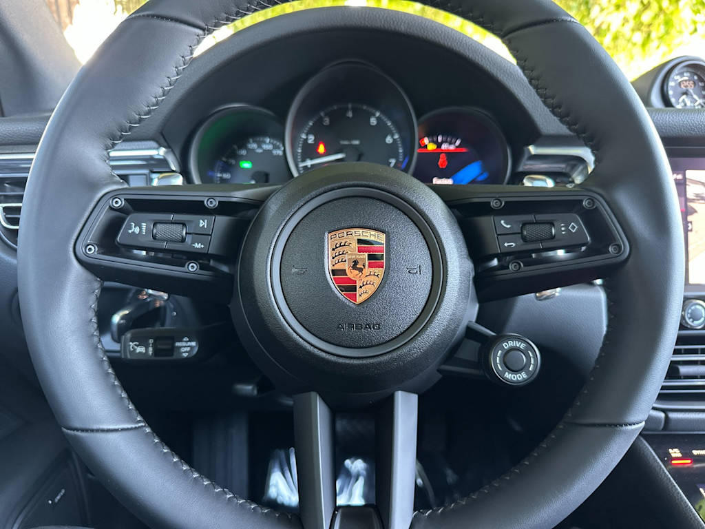 Thumbnail: 2026 Porsche Macan - 14