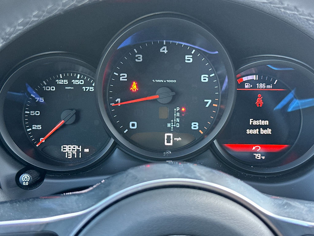 Thumbnail: 2019 Porsche Macan - 17