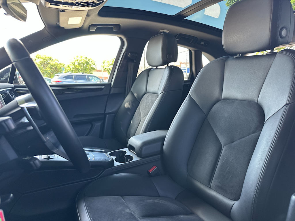 Thumbnail: 2019 Porsche Macan - 11