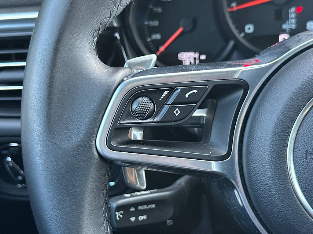 Thumbnail: 2019 Porsche Macan - 30