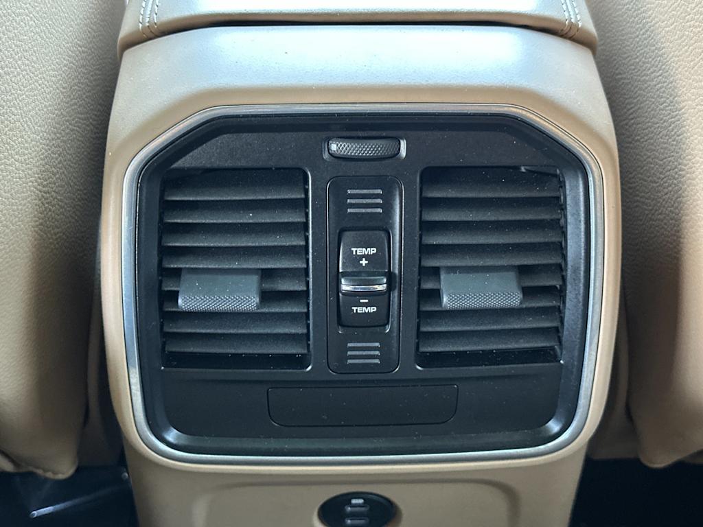 Thumbnail: 2021 Porsche Macan - 23