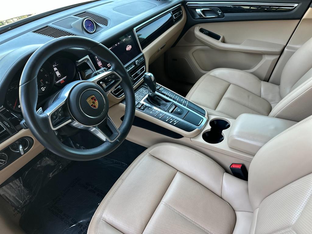 Thumbnail: 2021 Porsche Macan - 10