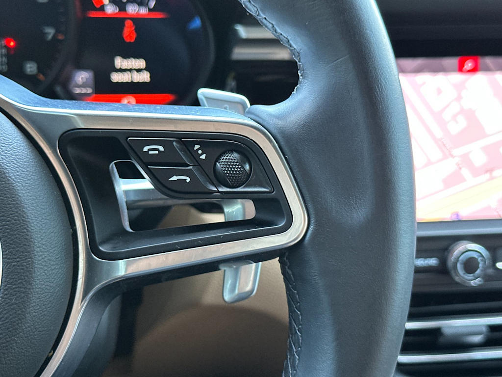 Thumbnail: 2021 Porsche Macan - 32