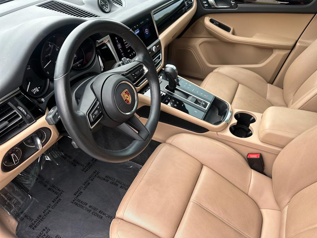 Thumbnail: 2024 Porsche Macan - 10