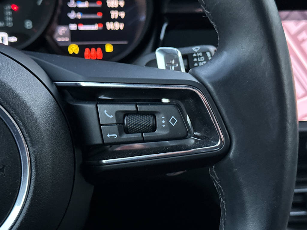 Thumbnail: 2025 Porsche Macan - 32