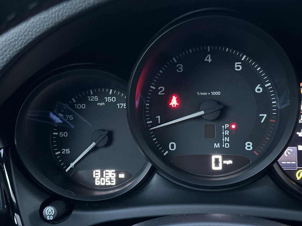 Thumbnail: 2025 Porsche Macan - 15