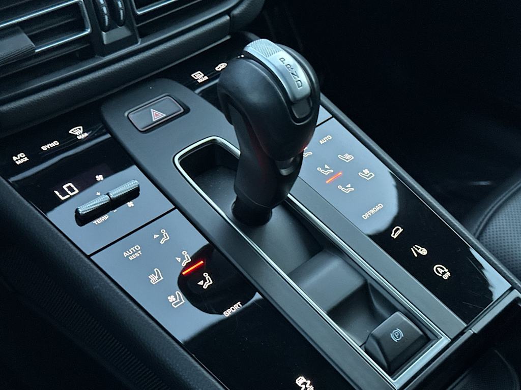 Thumbnail: 2025 Porsche Macan - 14