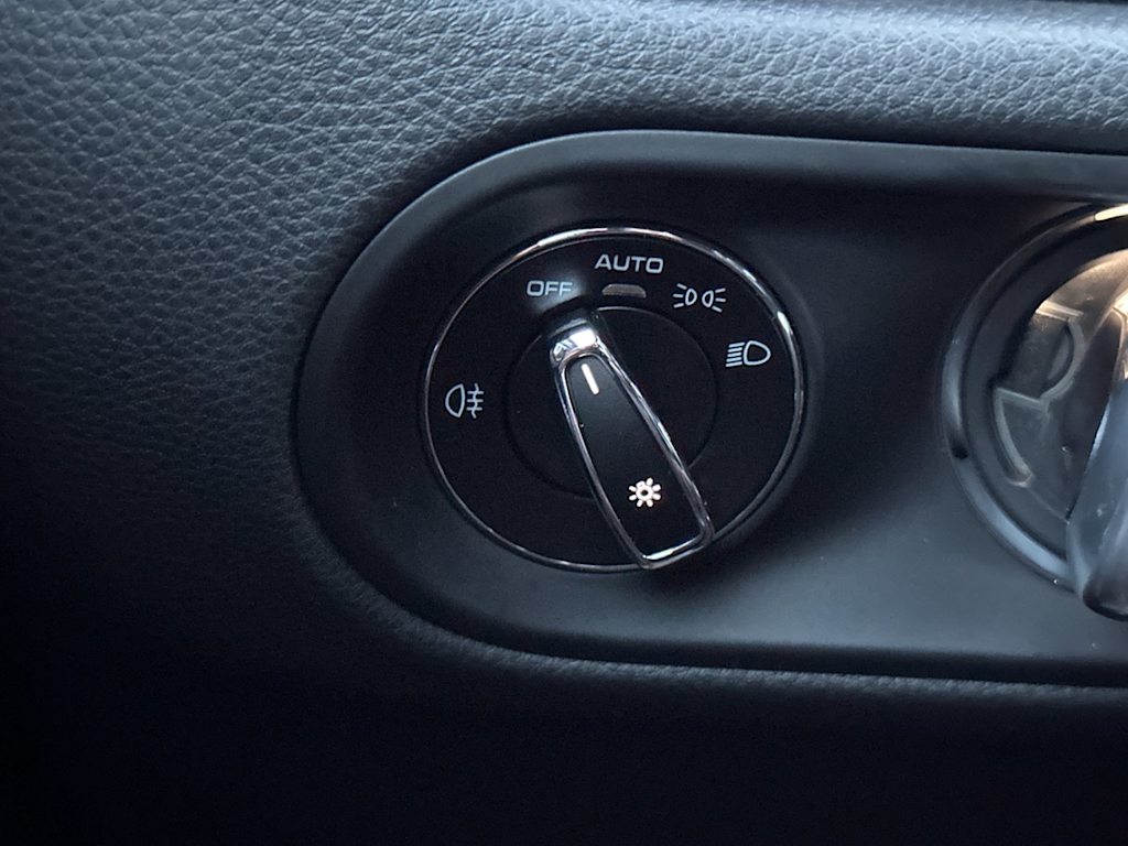 Thumbnail: 2025 Porsche Macan - 33