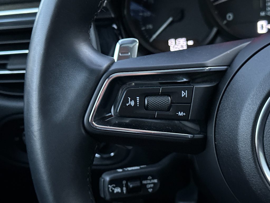 Thumbnail: 2025 Porsche Macan - 31