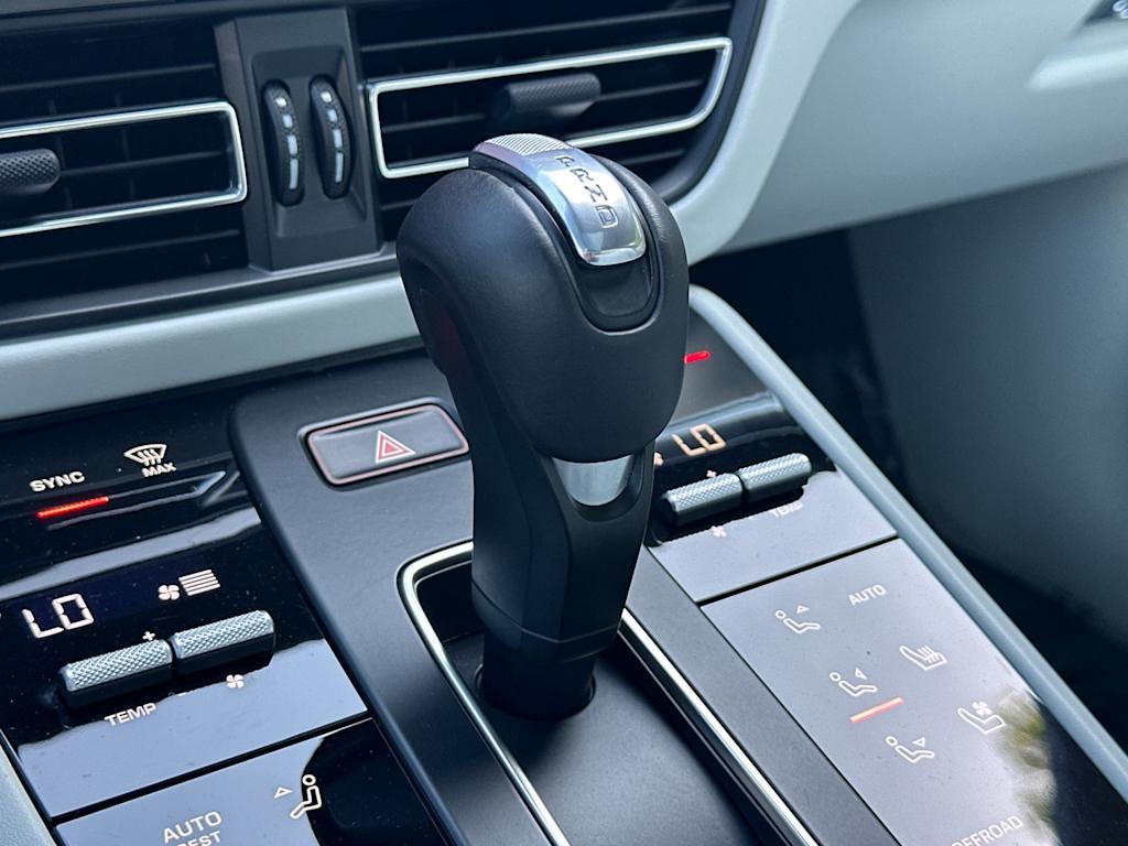 Thumbnail: 2025 Porsche Macan - 28