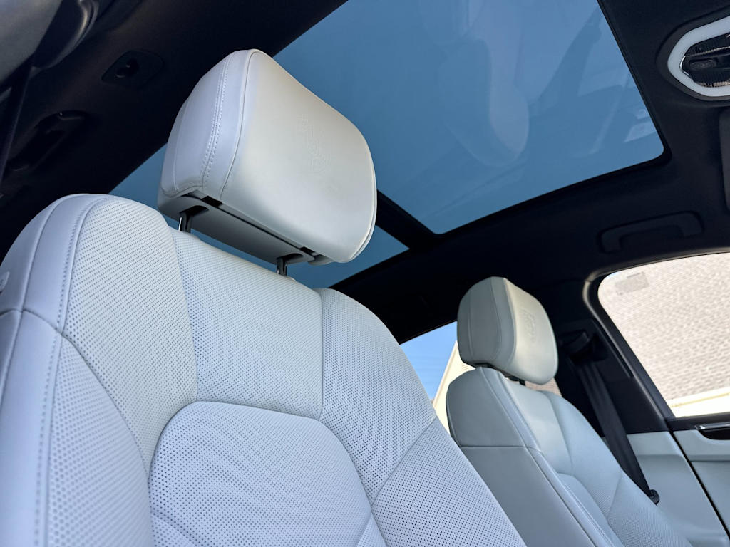 Thumbnail: 2025 Porsche Macan - 24