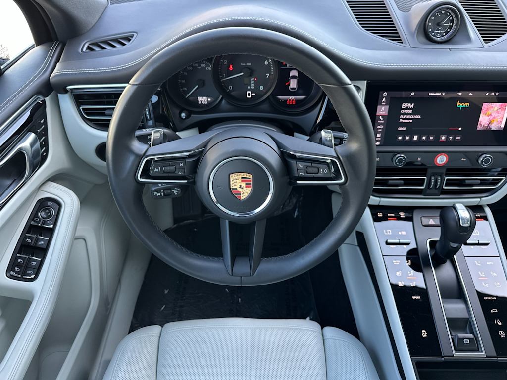 Thumbnail: 2025 Porsche Macan - 12