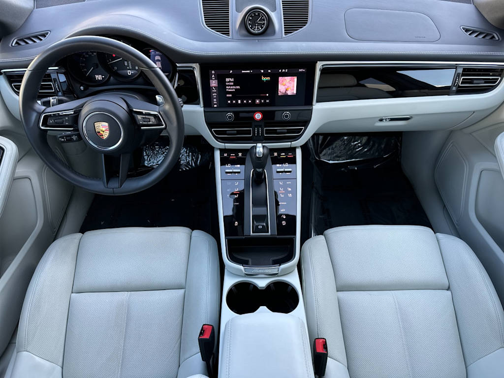 Thumbnail: 2025 Porsche Macan - 9