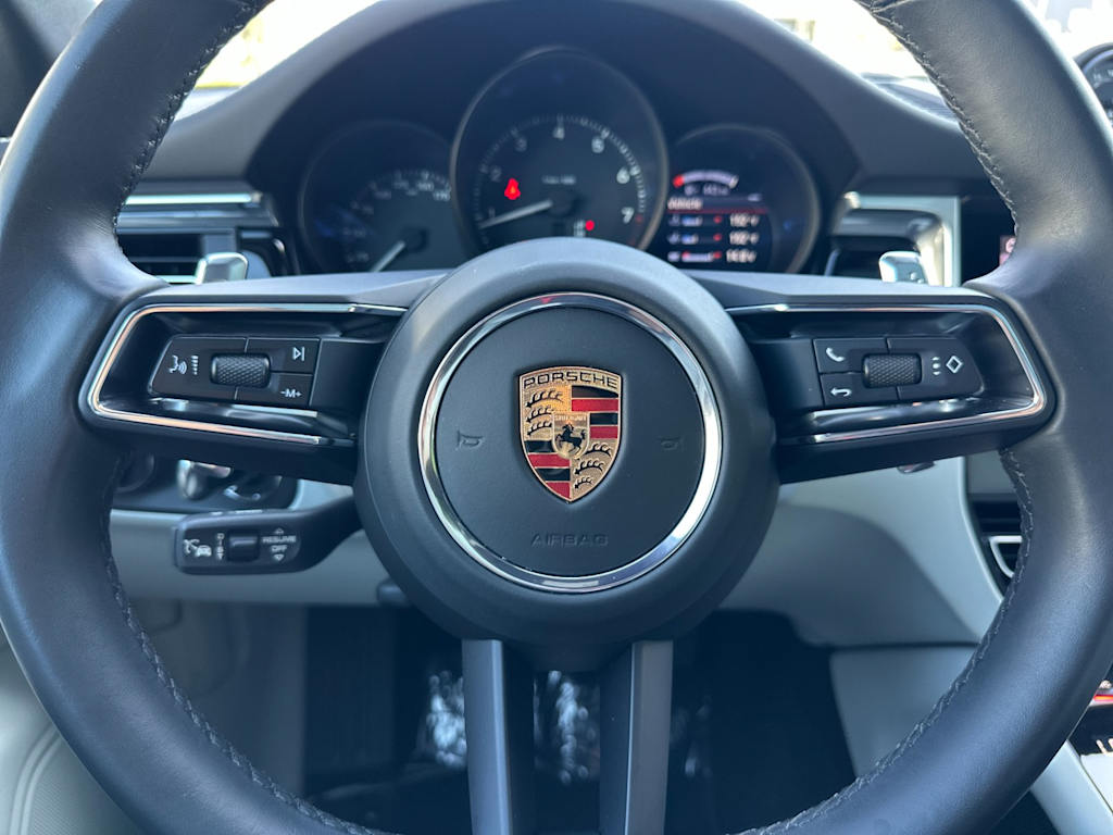 Thumbnail: 2025 Porsche Macan - 29