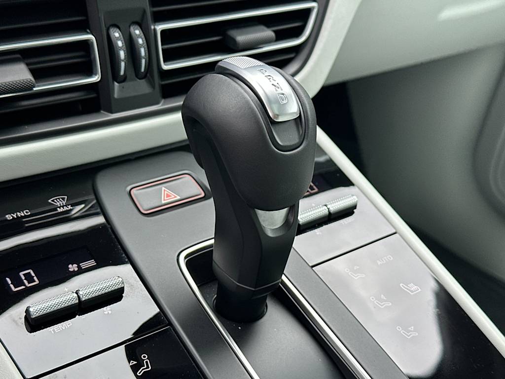 Thumbnail: 2025 Porsche Macan - 28