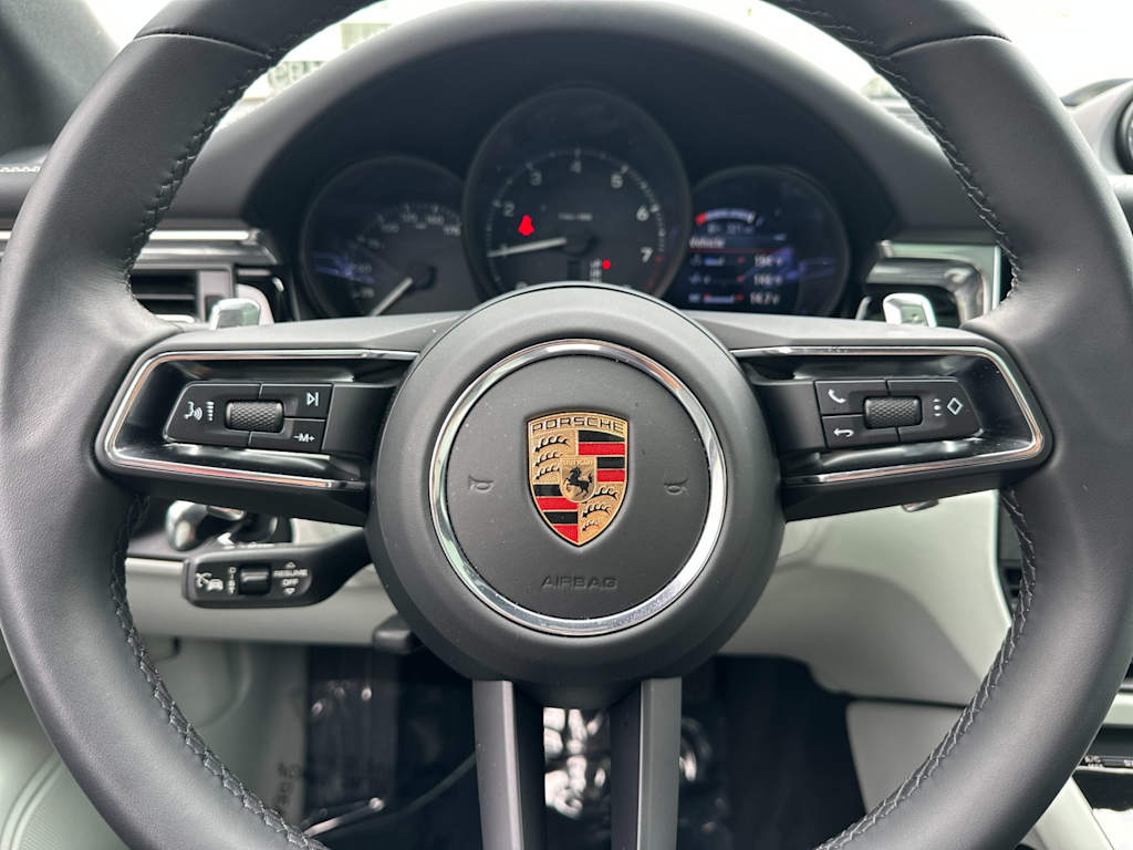 Thumbnail: 2025 Porsche Macan - 29