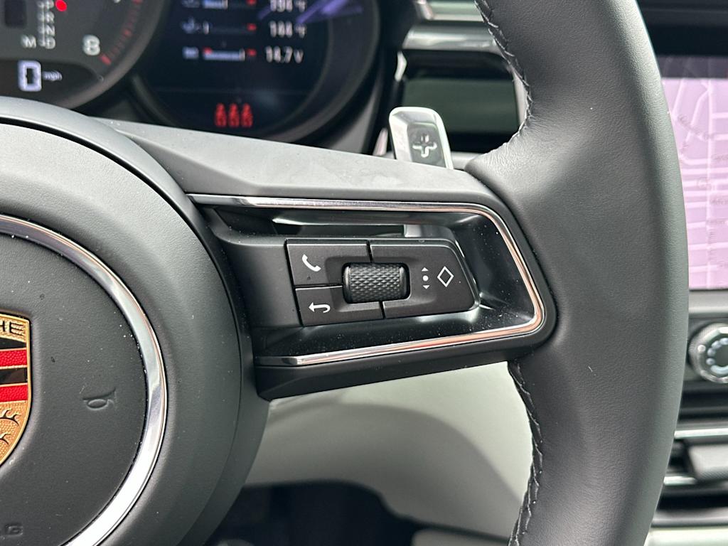 Thumbnail: 2025 Porsche Macan - 31