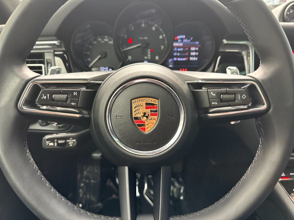 Thumbnail: 2025 Porsche Macan - 29