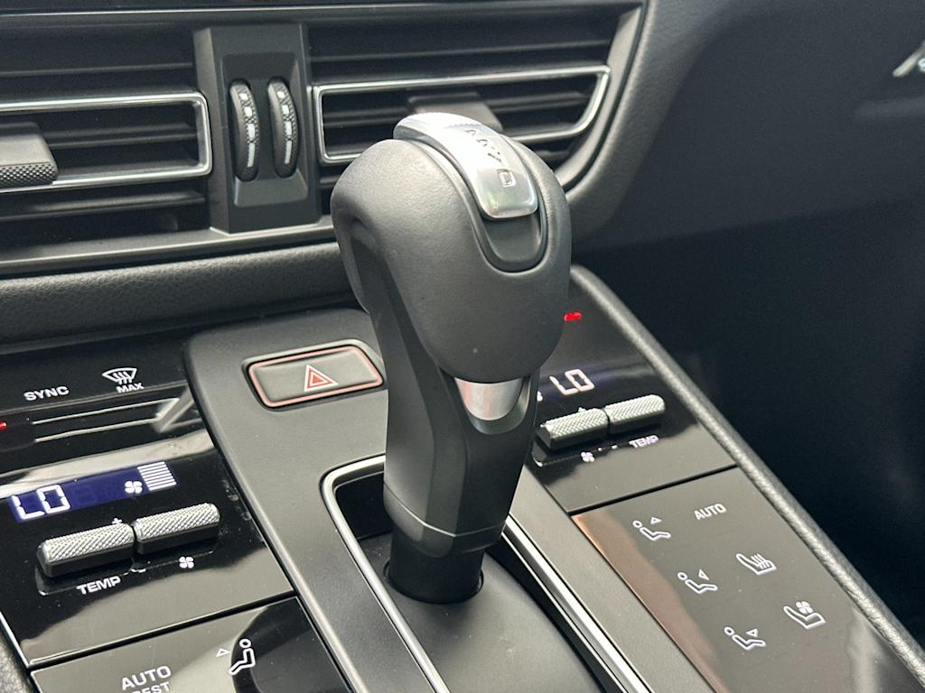 Thumbnail: 2025 Porsche Macan - 28