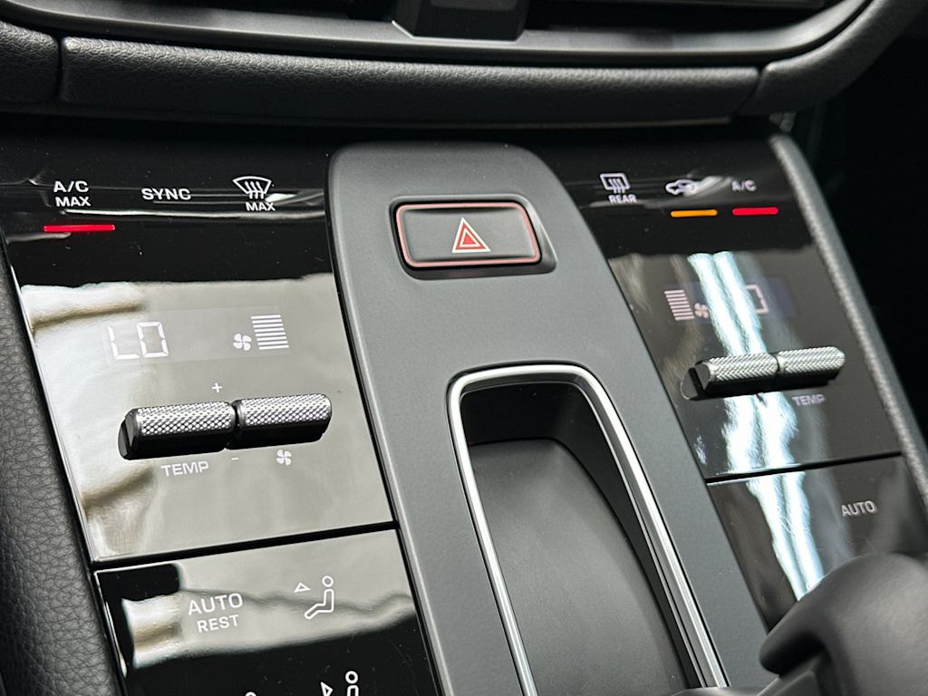 Thumbnail: 2025 Porsche Macan - 14