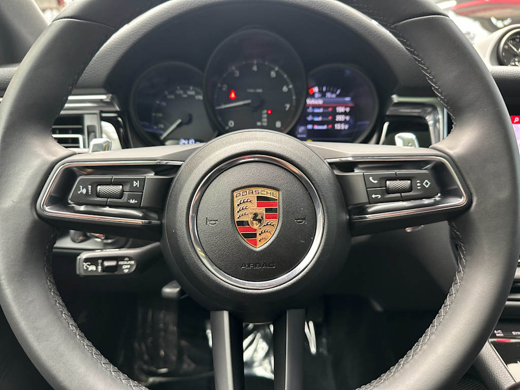 Thumbnail: 2025 Porsche Macan - 29