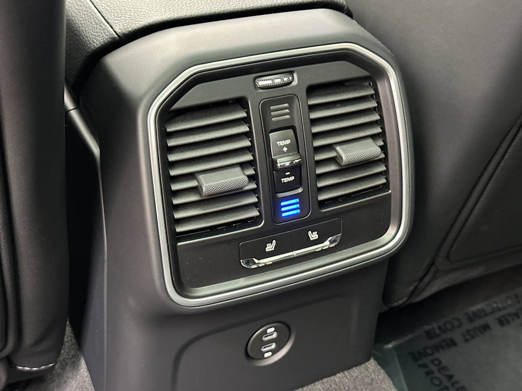 Thumbnail: 2025 Porsche Macan - 23