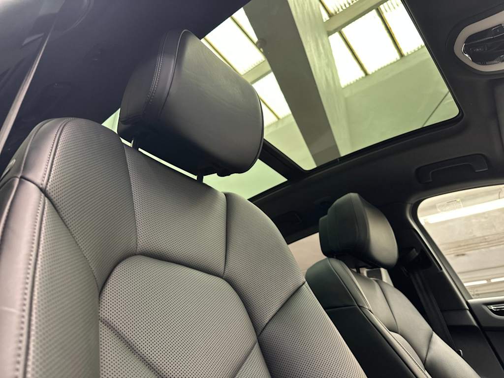 Thumbnail: 2025 Porsche Macan - 24