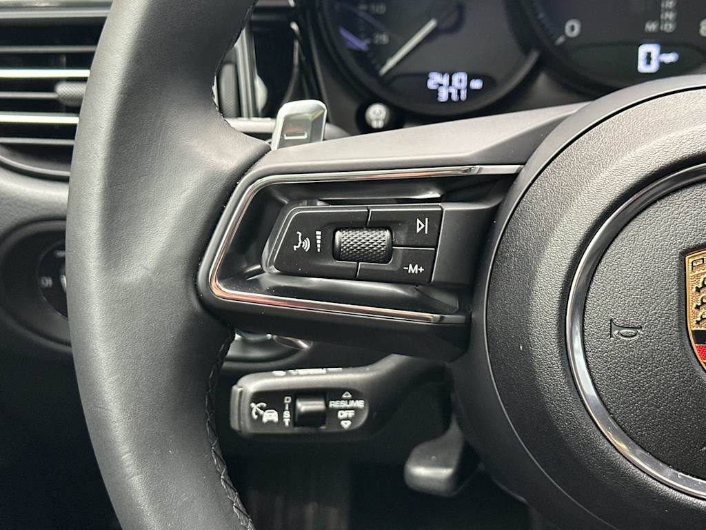 Thumbnail: 2025 Porsche Macan - 30