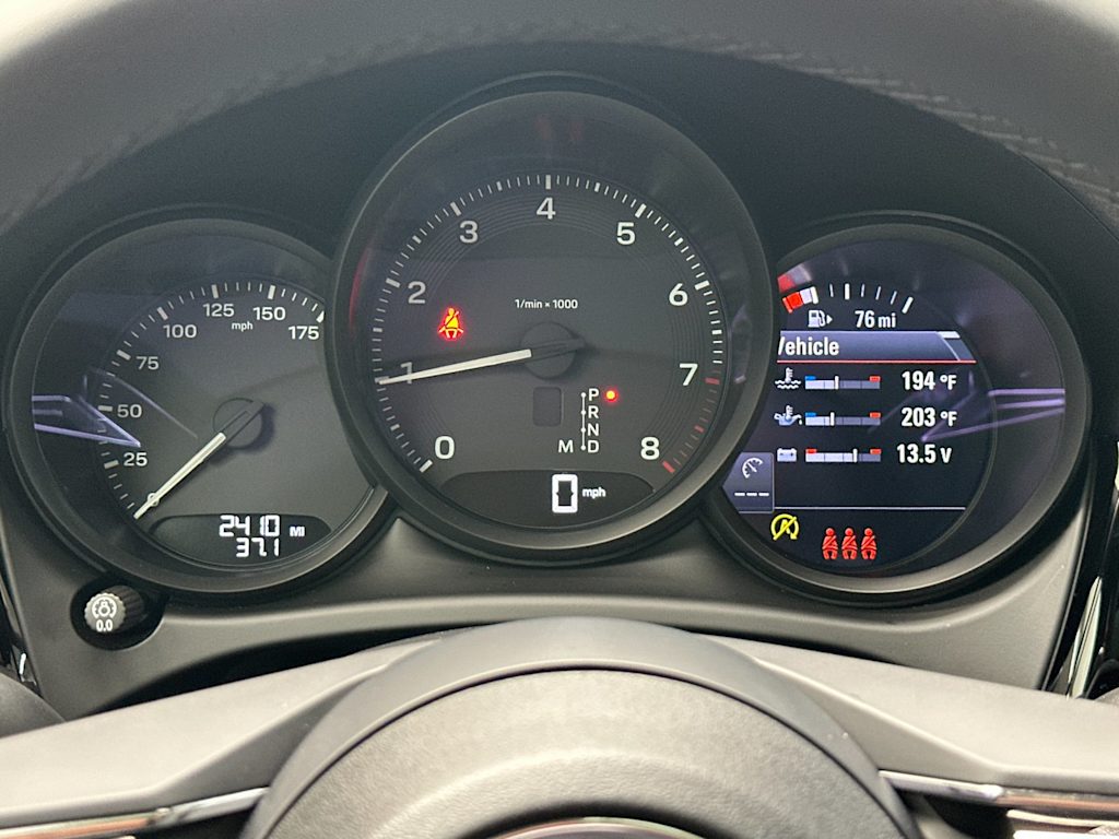 Thumbnail: 2025 Porsche Macan - 15