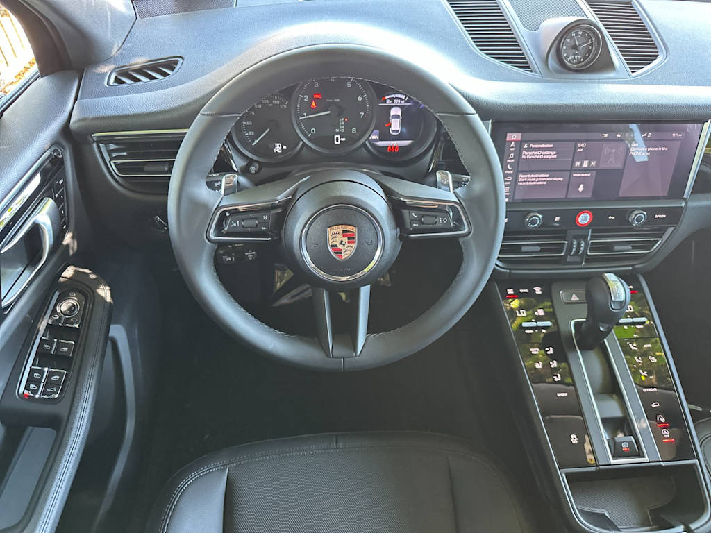 Thumbnail: 2025 Porsche Macan - 11