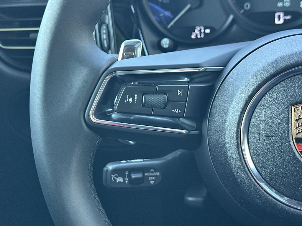 Thumbnail: 2025 Porsche Macan - 30