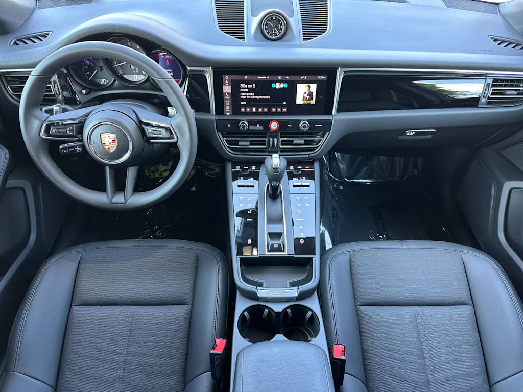 Thumbnail: 2025 Porsche Macan - 2