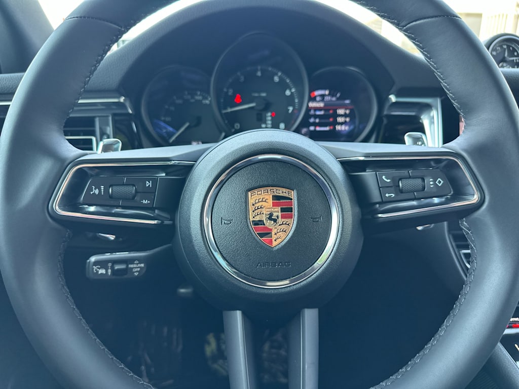 Thumbnail: 2026 Porsche Macan - 29