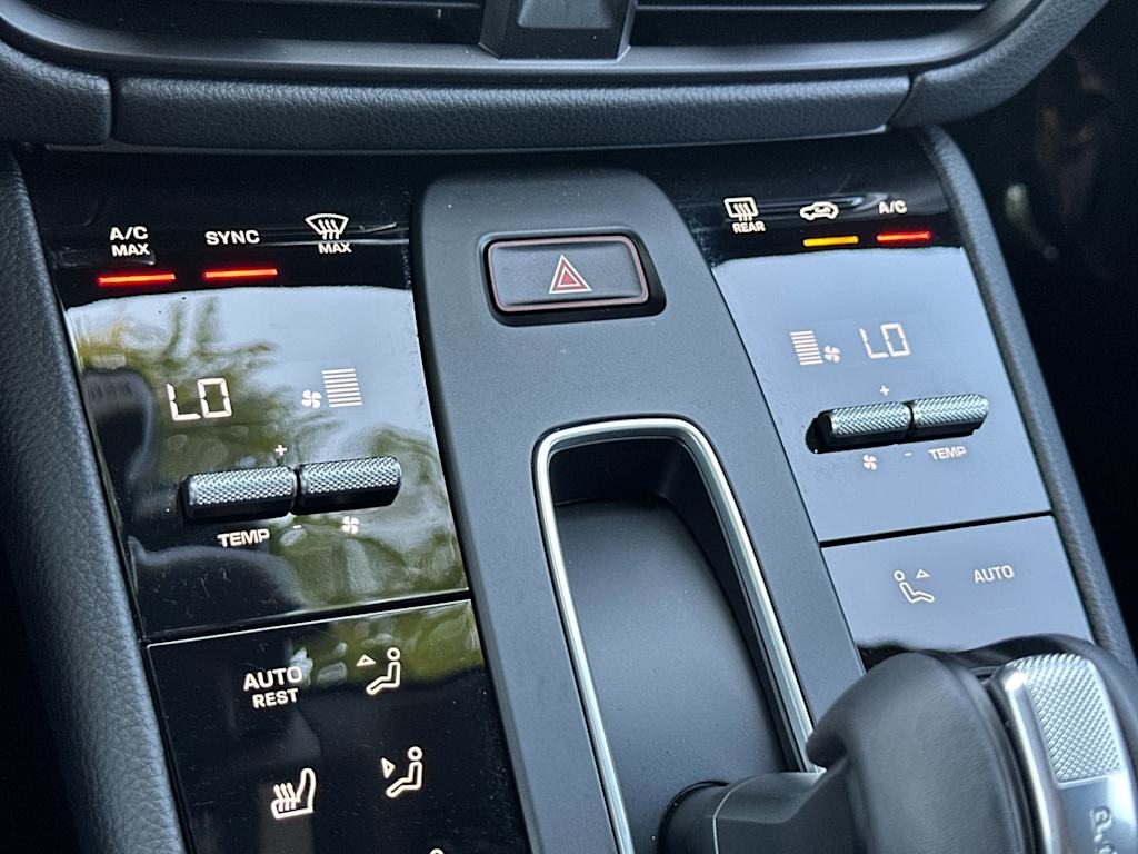 Thumbnail: 2026 Porsche Macan - 15