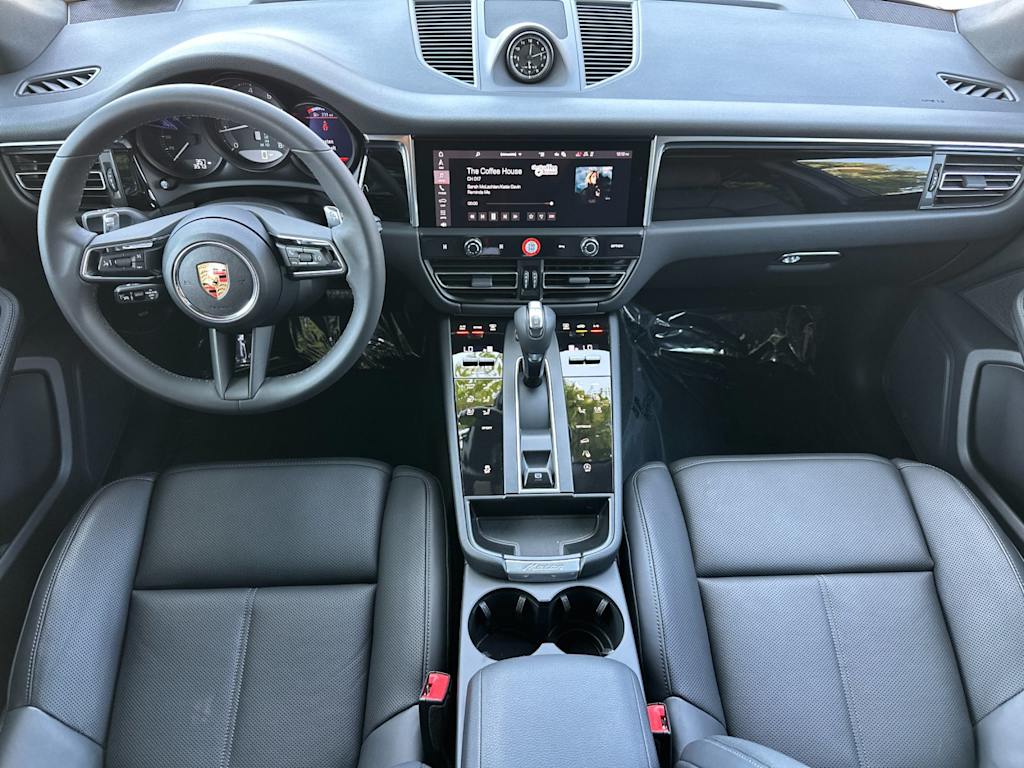 Thumbnail: 2026 Porsche Macan - 2