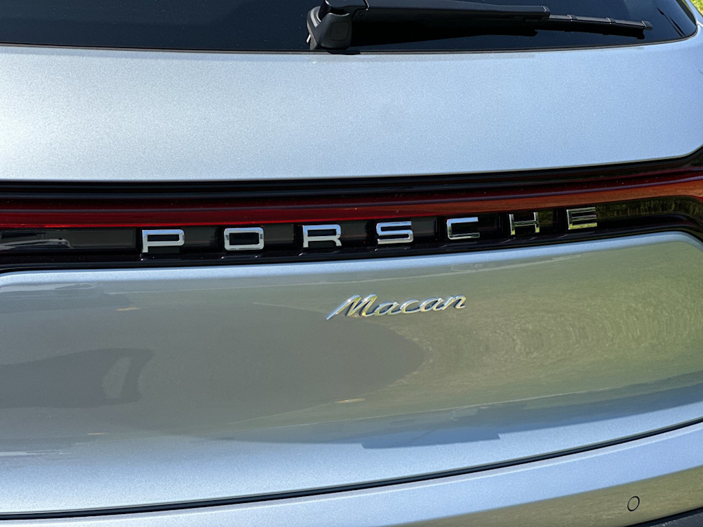 Thumbnail: 2026 Porsche Macan - 7