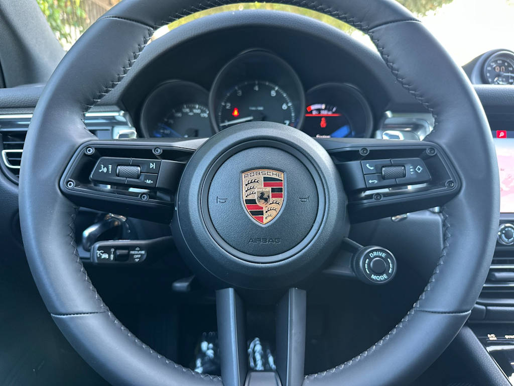 Thumbnail: 2026 Porsche Macan - 29
