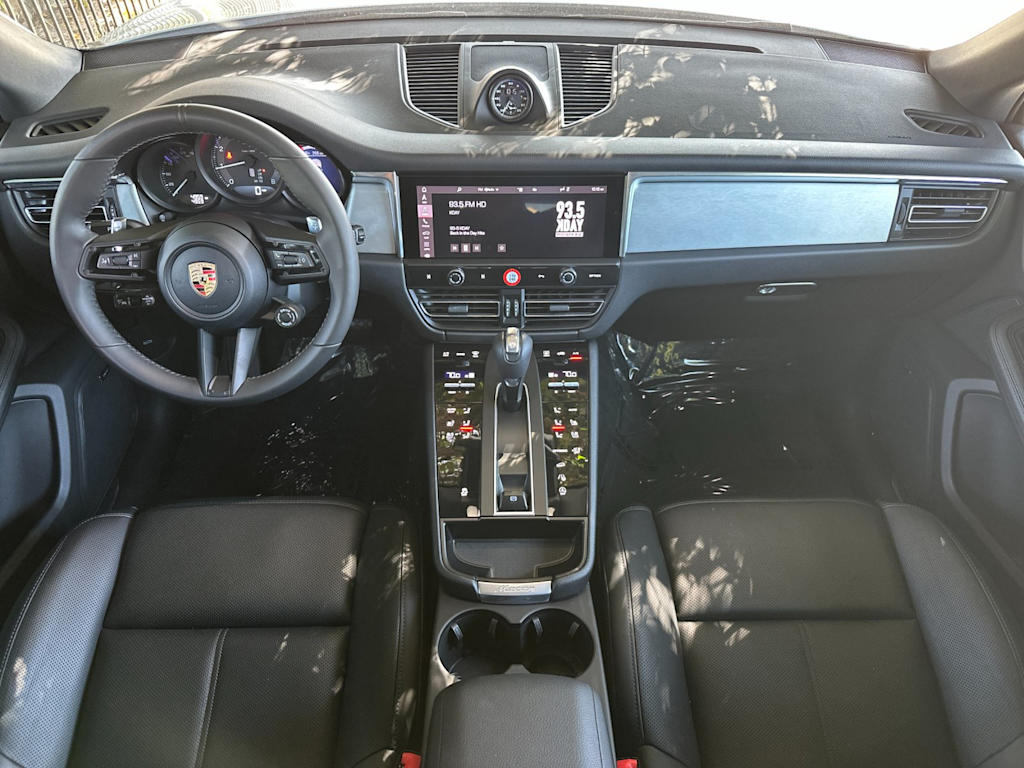 Thumbnail: 2026 Porsche Macan - 9