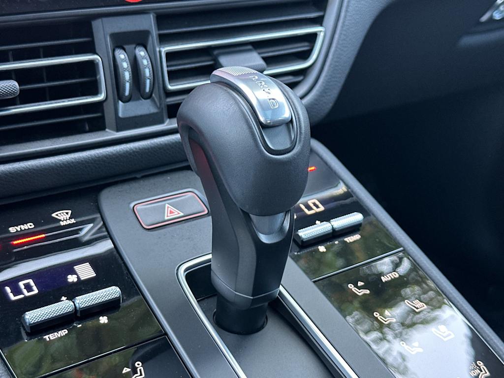 Thumbnail: 2026 Porsche Macan - 28