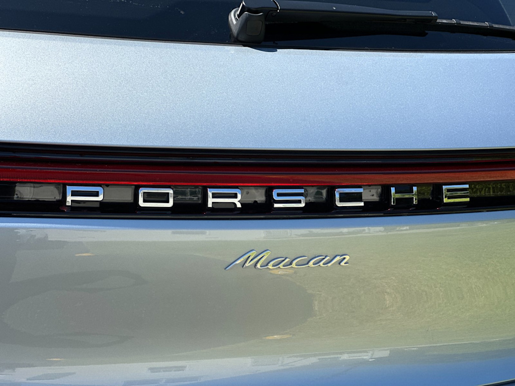 Thumbnail: 2026 Porsche Macan - 7