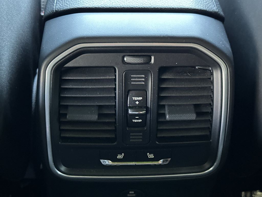 Thumbnail: 2026 Porsche Macan - 22