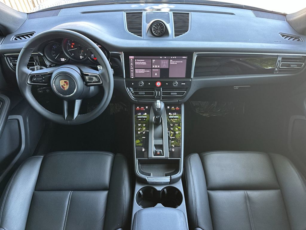 Thumbnail: 2026 Porsche Macan - 9