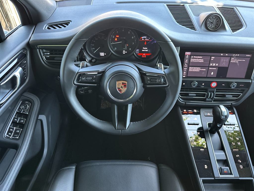 Thumbnail: 2026 Porsche Macan - 12