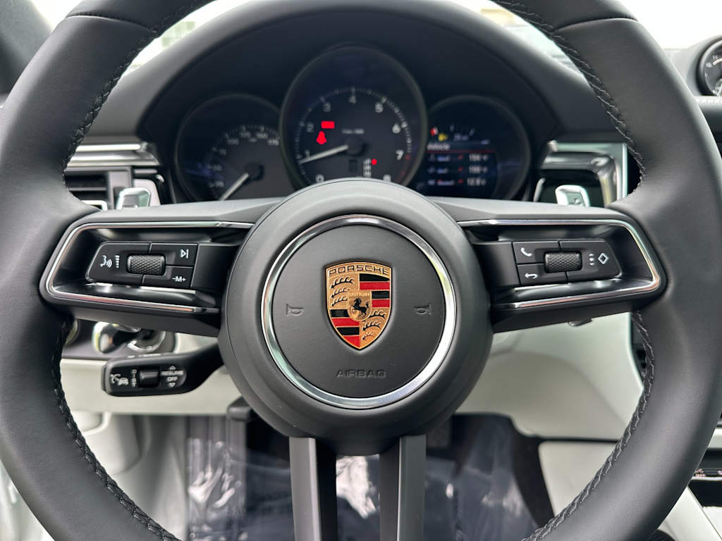Thumbnail: 2026 Porsche Macan - 29