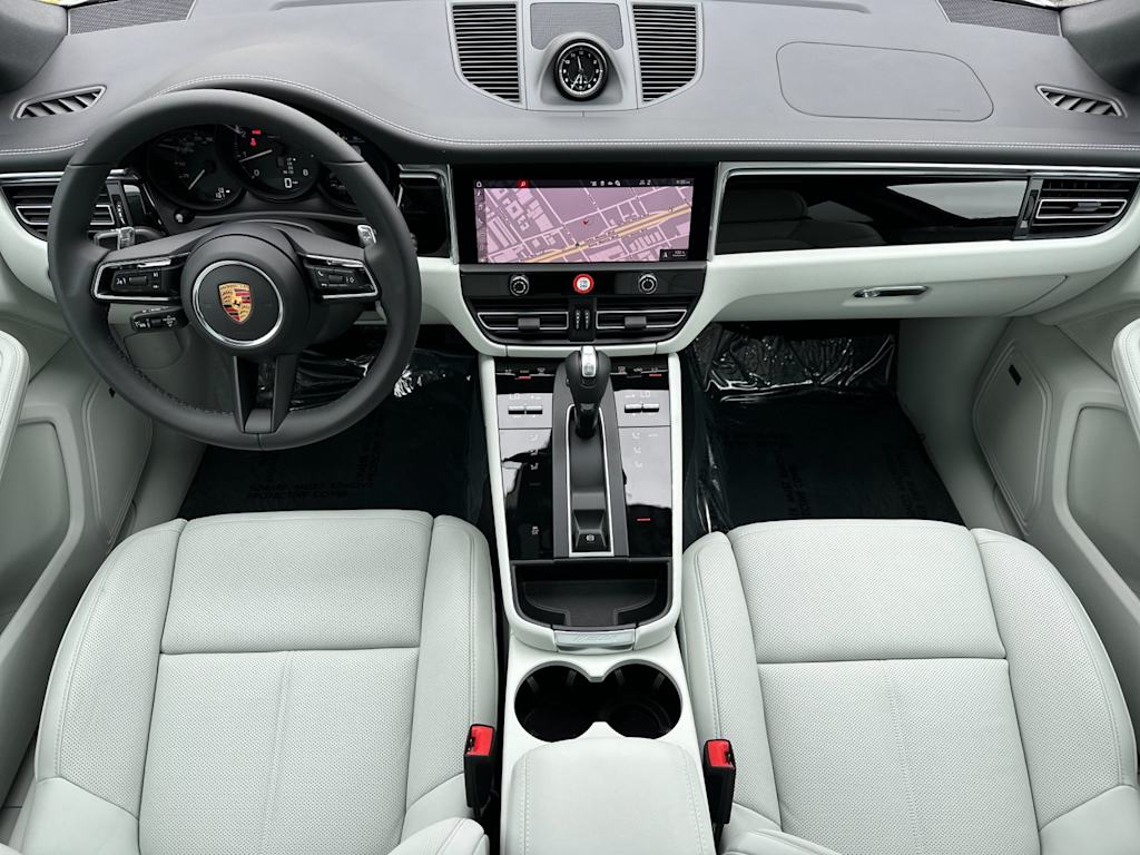 Thumbnail: 2026 Porsche Macan - 2