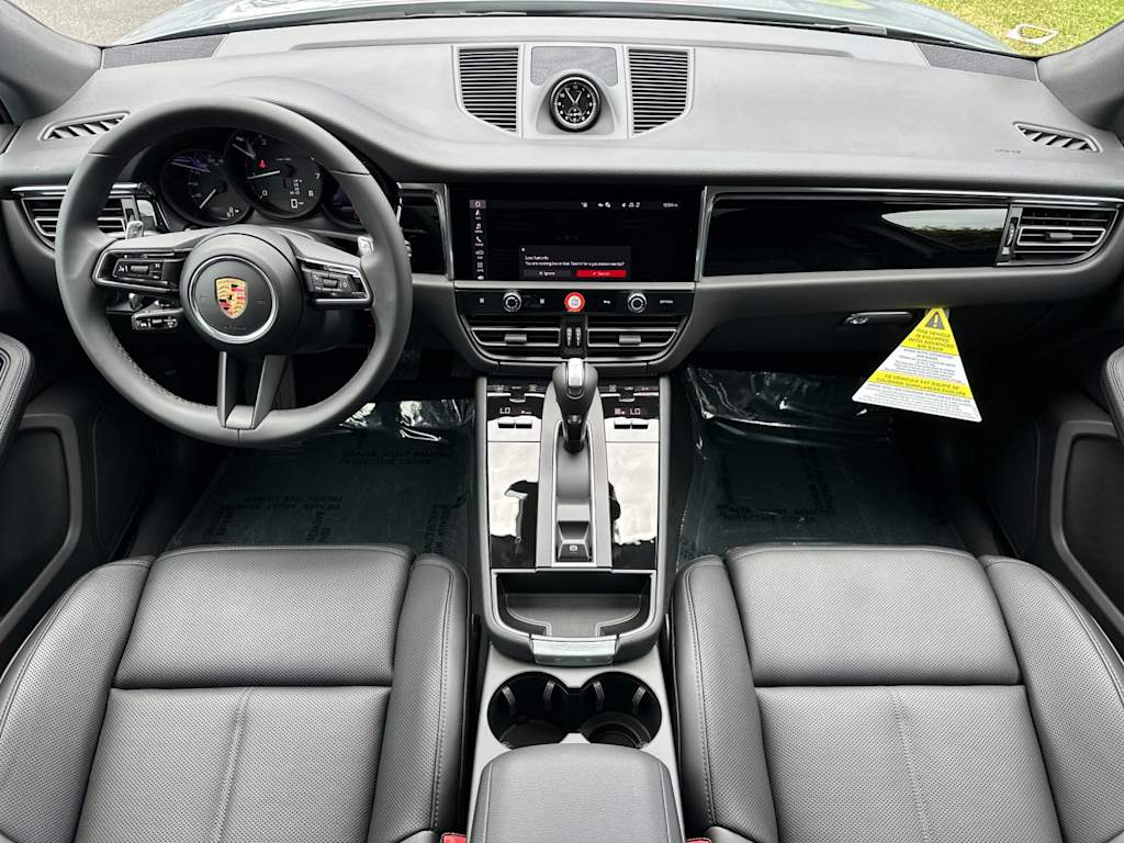 Thumbnail: 2026 Porsche Macan - 8